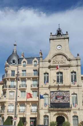 Le Gaveau T3 médiéval Internet WiFi gratuit Arènes historiques